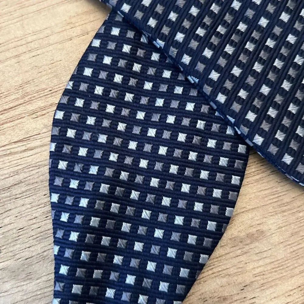 Brooks brothers black and silver print standard  bow tie 100% silk